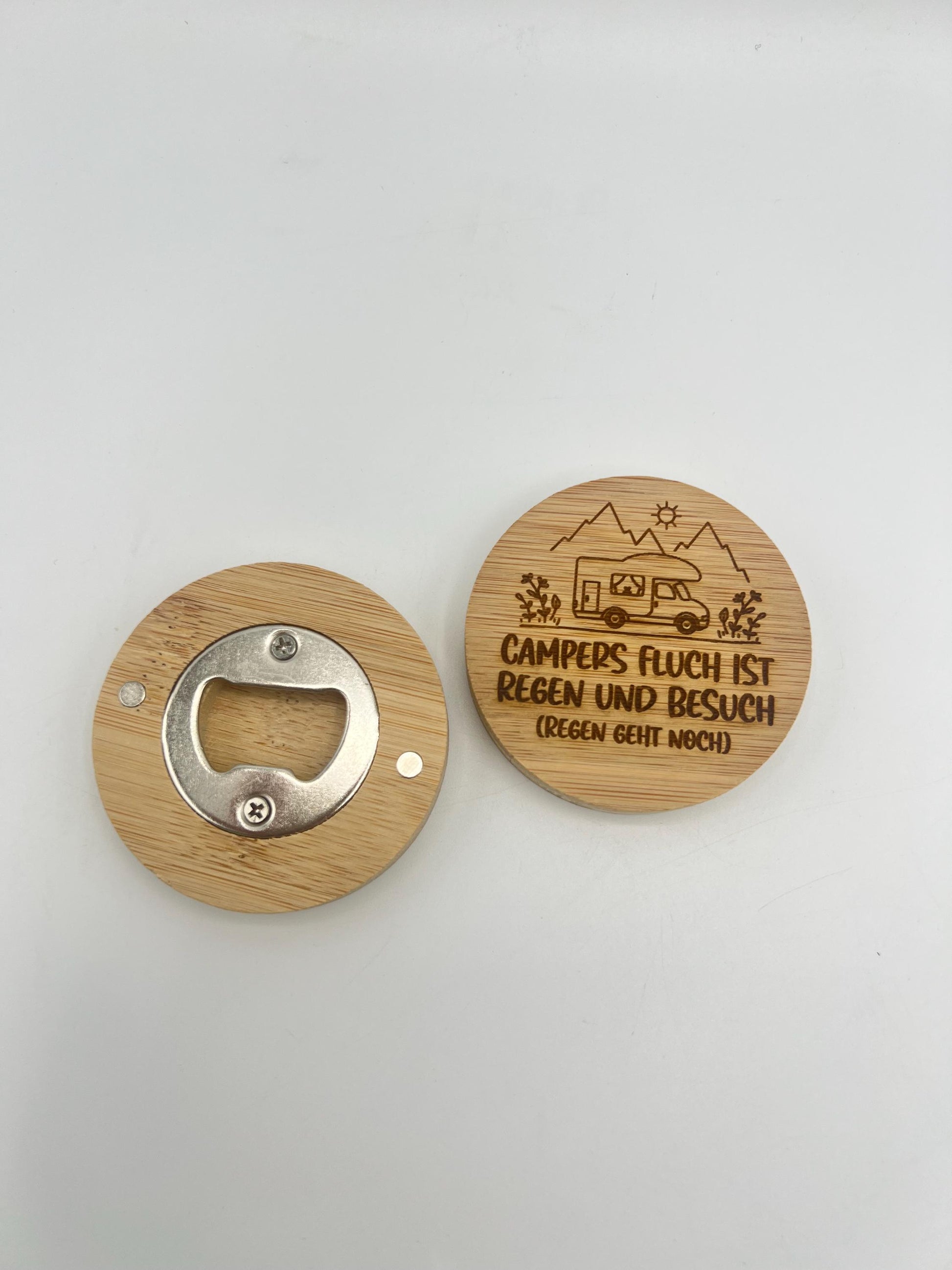 Flaschenöffner aus Holz, auf Wunsch personalisiert. 60mm Durchmesser mit Lasergravur