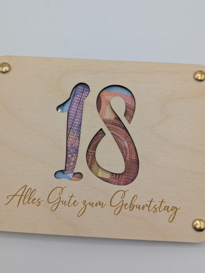Personalisiertes Geschenk zum 18. Geburtstag – Hochwertige Holzkarte mit Gravur, perfekt als Geldgeschenk oder Gutscheinhalter. Individuell mit Name, Datum oder persönlicher Widmung gestaltbar. Ein besonderes Erinnerungsstück zum Erwachsenwerden!