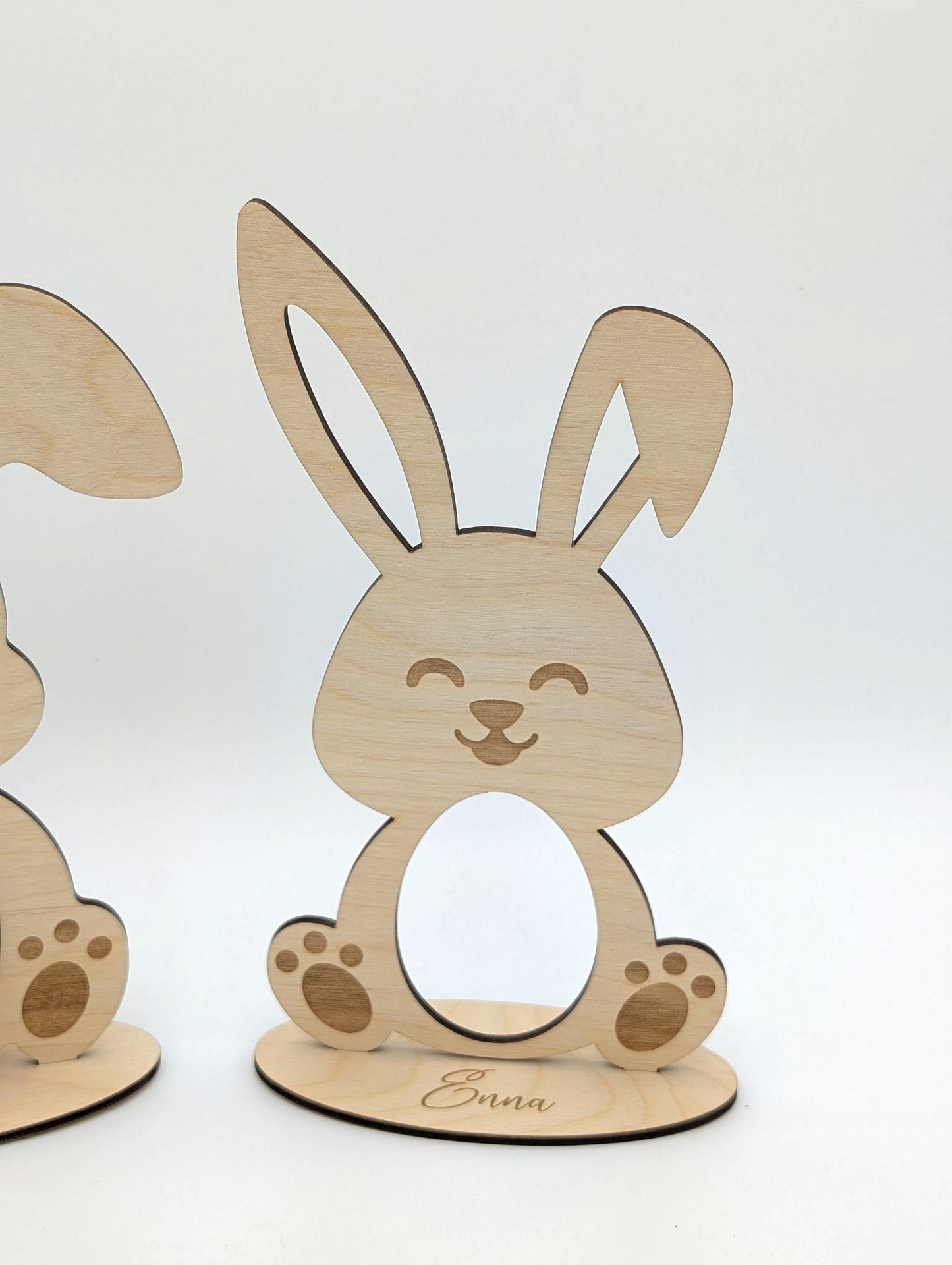 Osterhase aus Holz, in den Bauch passt ein Ü-ei hinein, Personalisiert für Kinder zu Ostern