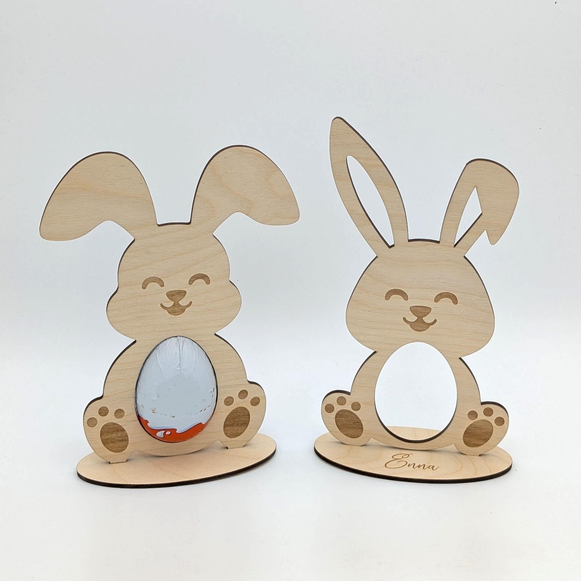 Osterhase aus Holz, in den Bauch passt ein Ü-ei hinein, Personalisiert für Kinder zu Ostern