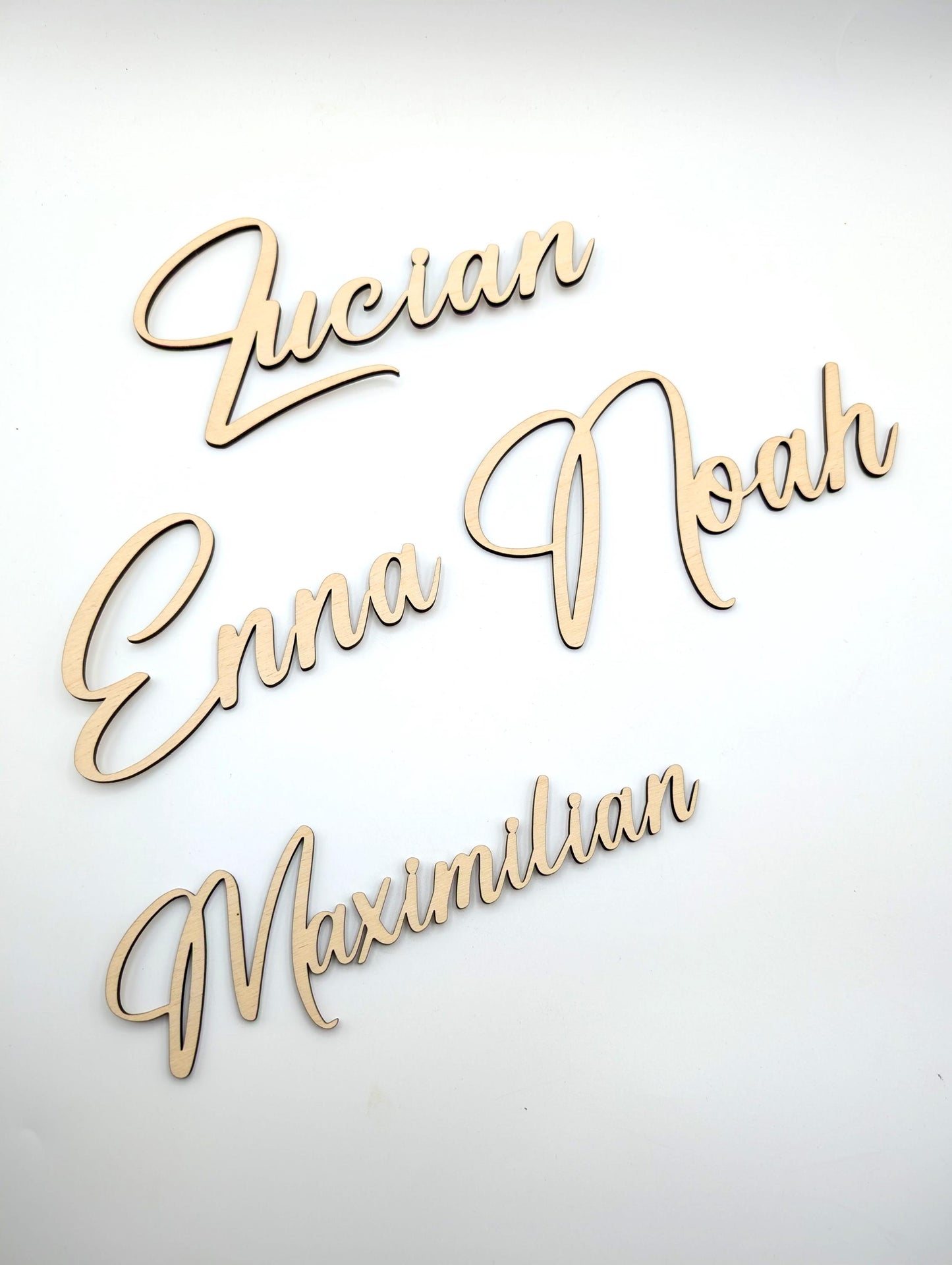 Personalisierter Schriftzug aus Holz, Namensschild, Holzschild Geschenkidee, Geschenk, zur Hochzeit Platzkarten