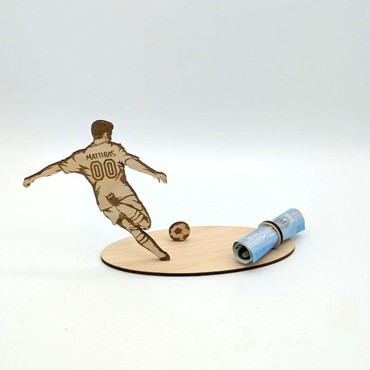 Geldgeschenk Personalisiert für Fußballfans, Geschenkidee aus Birkenholz zum Geburtstag mit Name