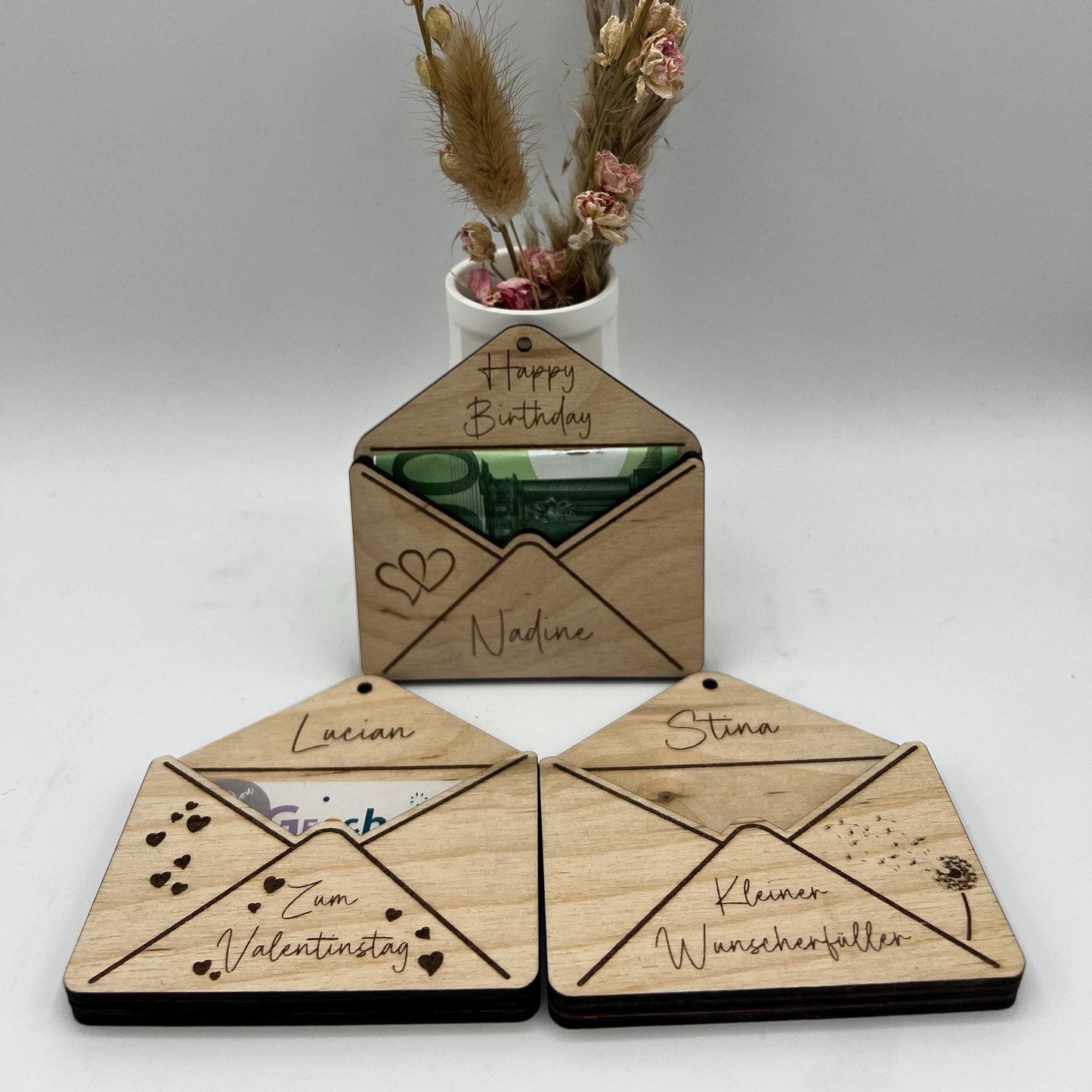 Kleiner Briefumschlag aus Holz, zum verschenken von Geld oder Gutscheinen, als Alternative zum Klassischen Umschlag, auf Wunsch auch Personalisiert mit Namen