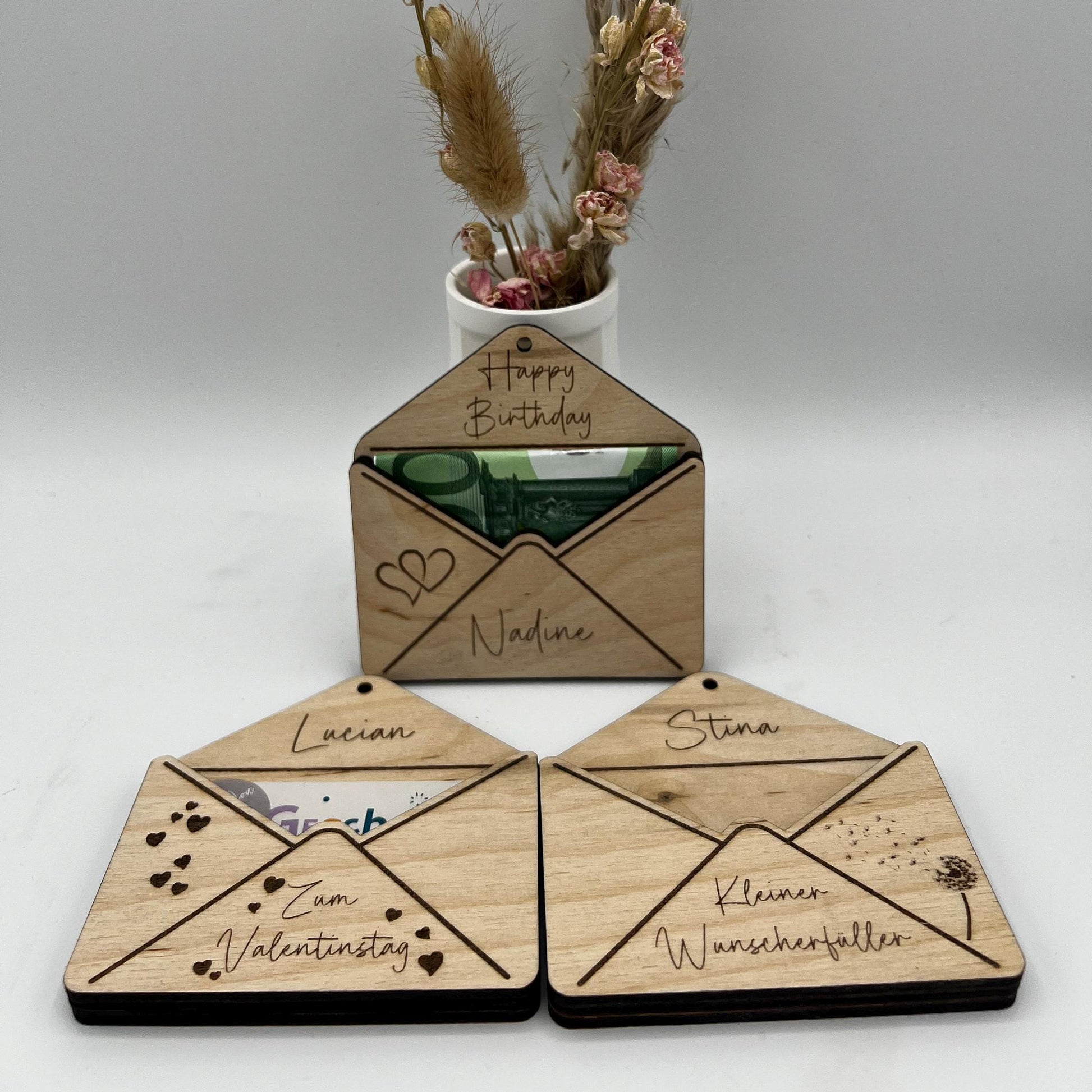 Kleiner Briefumschlag aus Holz, zum verschenken von Geld oder Gutscheinen, als Alternative zum Klassischen Umschlag, auf Wunsch auch Personalisiert mit Namen