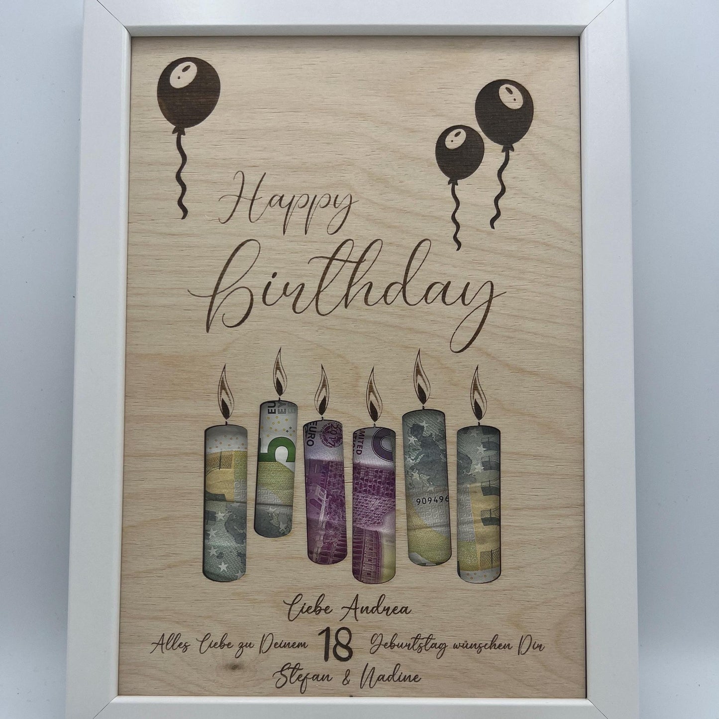 Personalisiertes Geldgeschenk zum Geburtstag, Motiv Luftballons mit Happy Birthday, Name vom Geburtstagkind & der Wünschenden sowie das Geburtstagsjahr können Graviert werden.