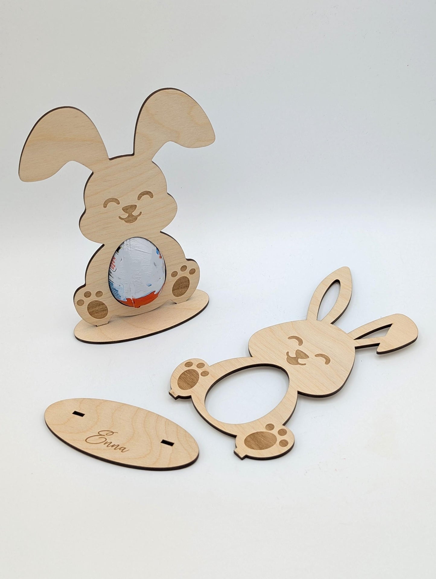 Osterhase aus Holz, in den Bauch passt ein Ü-ei hinein, Personalisiert für Kinder zu Ostern