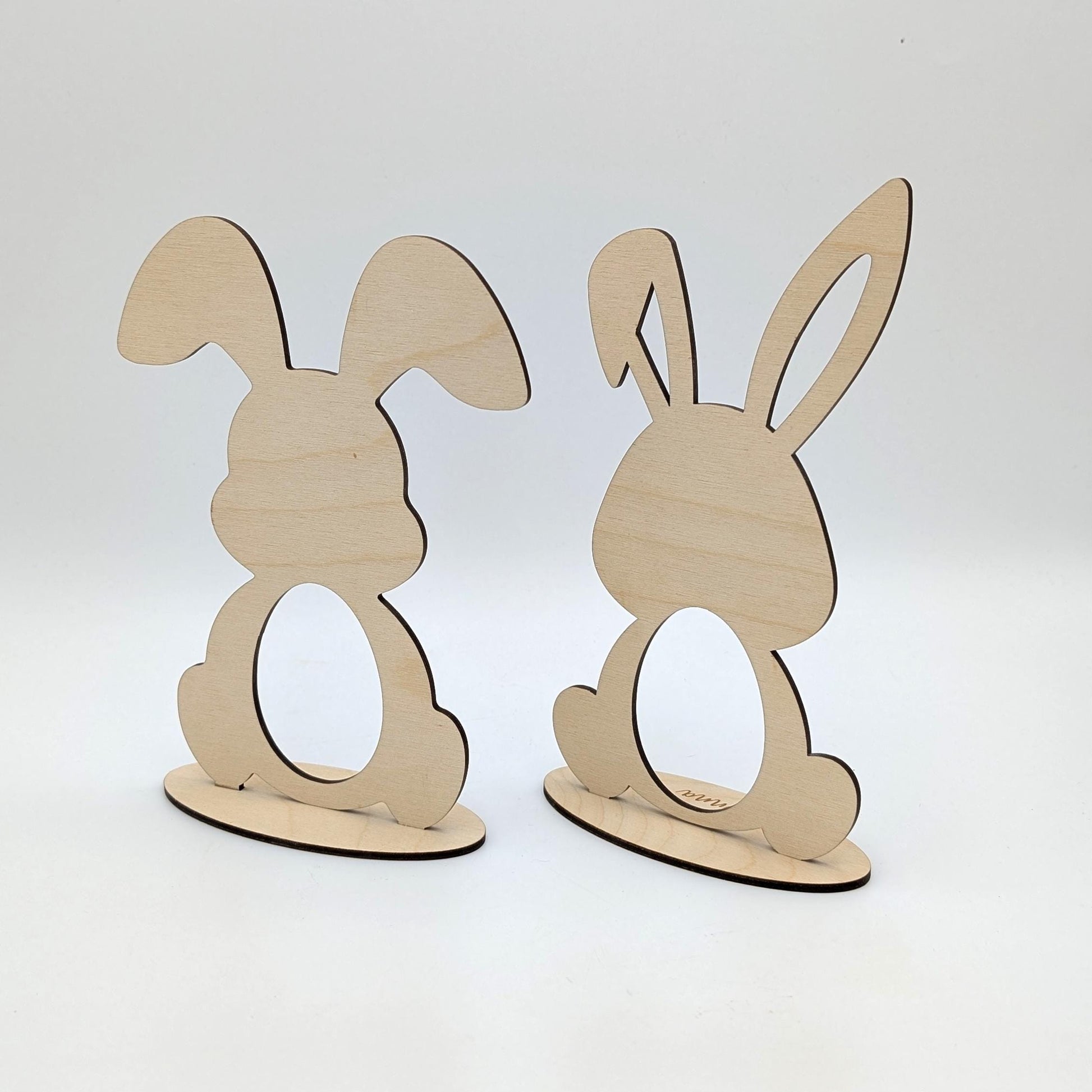 Osterhase aus Holz, in den Bauch passt ein Ü-ei hinein, Personalisiert für Kinder zu Ostern