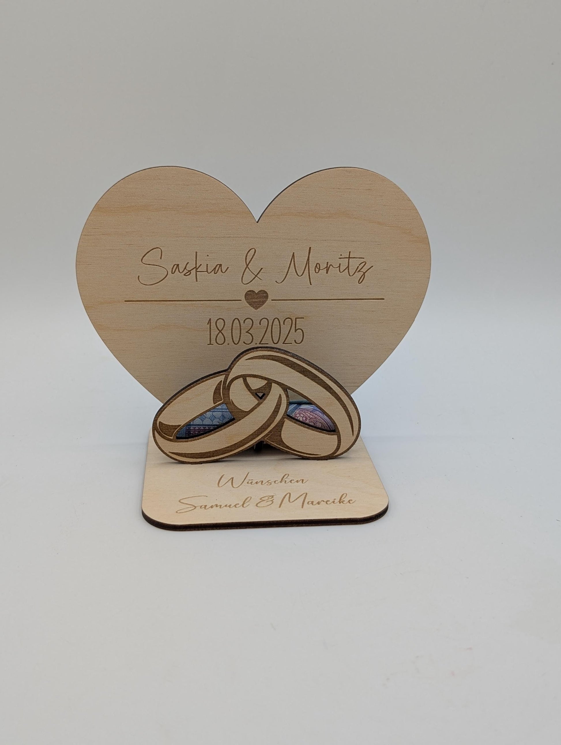 Geldgeschenk aus Holz zur Hochzeit, Personalisiert mit Namen und Datum