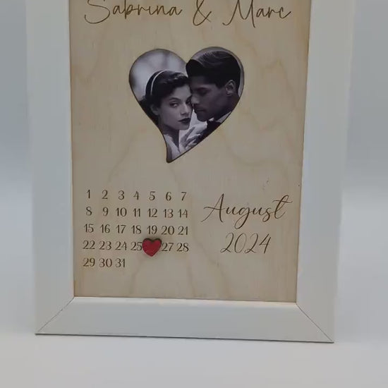 Hochzeitsgeschenk im Bilderrahmen, Brautpaar im Herzausschnitt als Geschenk zur Hochzeit, Schöne Erinnerung zum Hochzeitstag