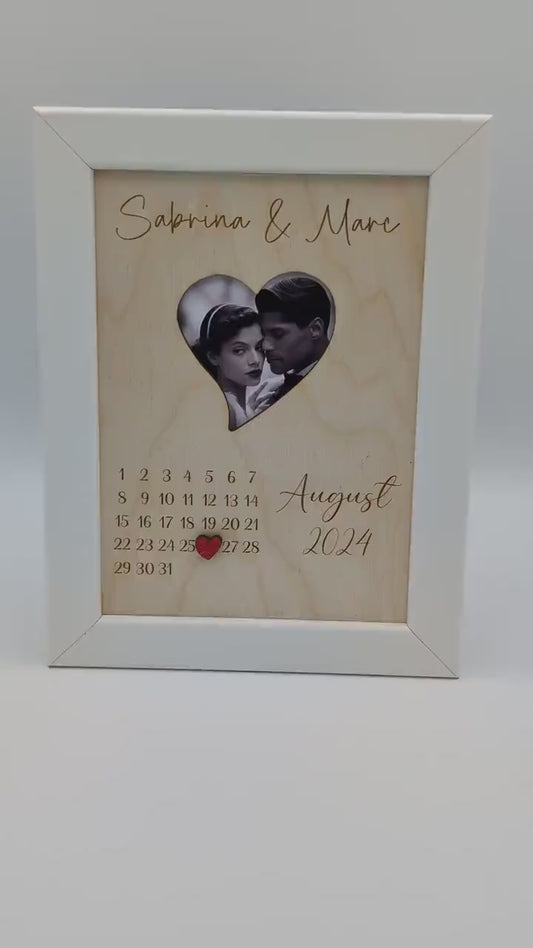 Hochzeitsgeschenk im Bilderrahmen, Brautpaar im Herzausschnitt als Geschenk zur Hochzeit, Schöne Erinnerung zum Hochzeitstag