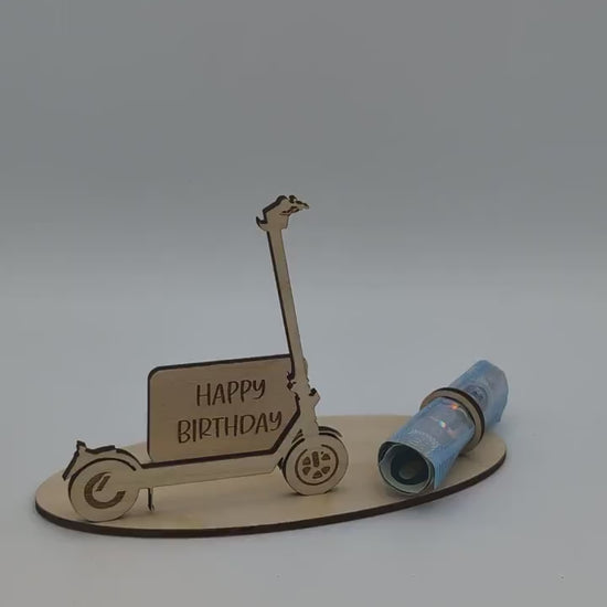 Geldgeschenk E-Scooter zum Geburtstag, Geschenkidee Personalisiert aus Holz zum Jubiläum, als Geburtstagsgeschenk, Stilvoll Geld schenken