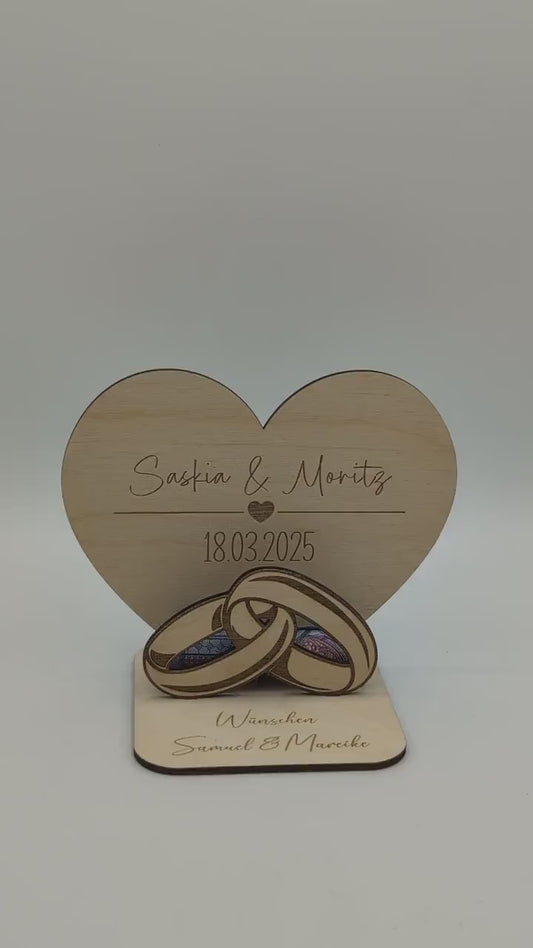 Geldgeschenk zur Hochzeit aus Holz, Hochzeitsgeschenk Herz mit Eheringen personalisiert für das Brautpaar, Glückwünsche für das Ehepaar