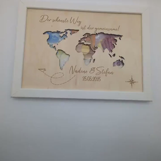 Geldgeschenk Weltkarte im Bilderrahmen, personalisierte Geschenkidee für das Brautpaar, Hochzeitsgeschenk aus Holz personalisiert