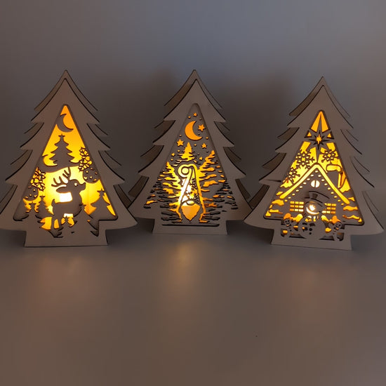 Dekorative Weihnachtsleuchte aus Holz in Tannenbaumform mit LED-Teelicht, gefertigt aus Birkensperrholz, stimmungsvolle 3D-Deko für Weihnachten mit verschiedenen Motiven.